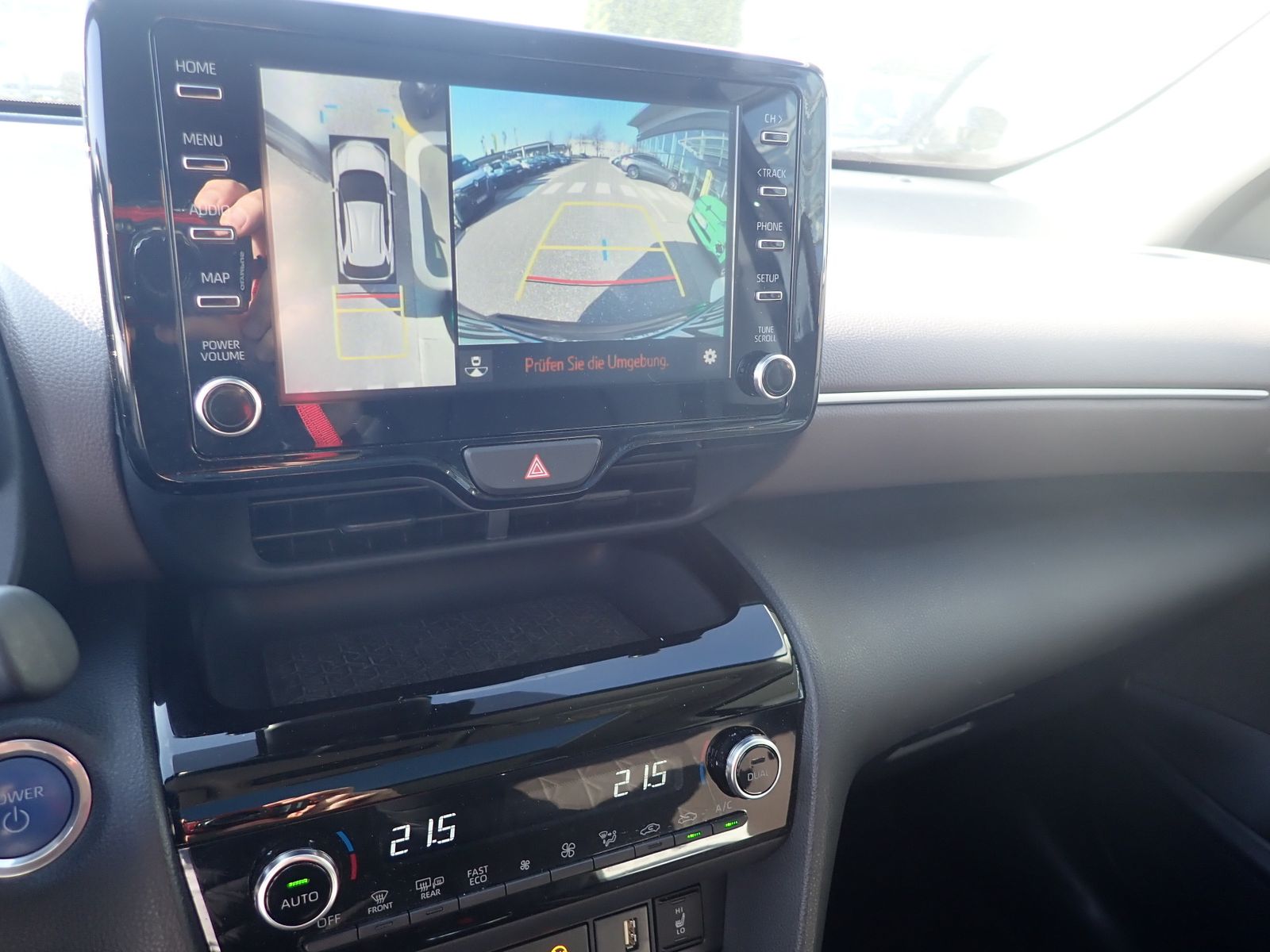 Fahrzeugabbildung Toyota Yaris Cross Hybrid FWD Elegant