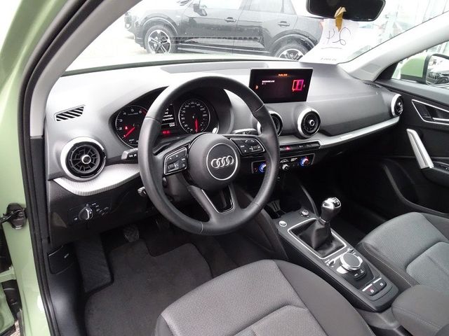 Q2 30 TFSI advanced - LED / Navi