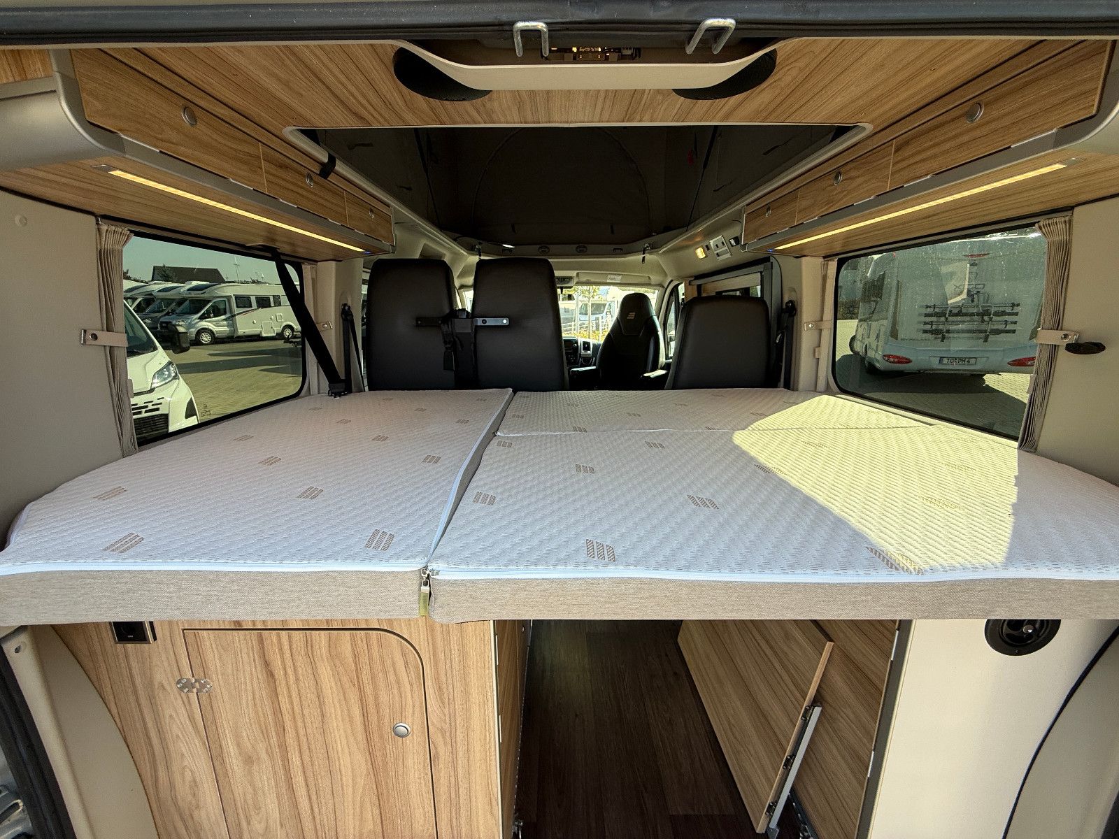 Fahrzeugabbildung HYMER / ERIBA / HYMERCAR Sydney GT 60 Limited