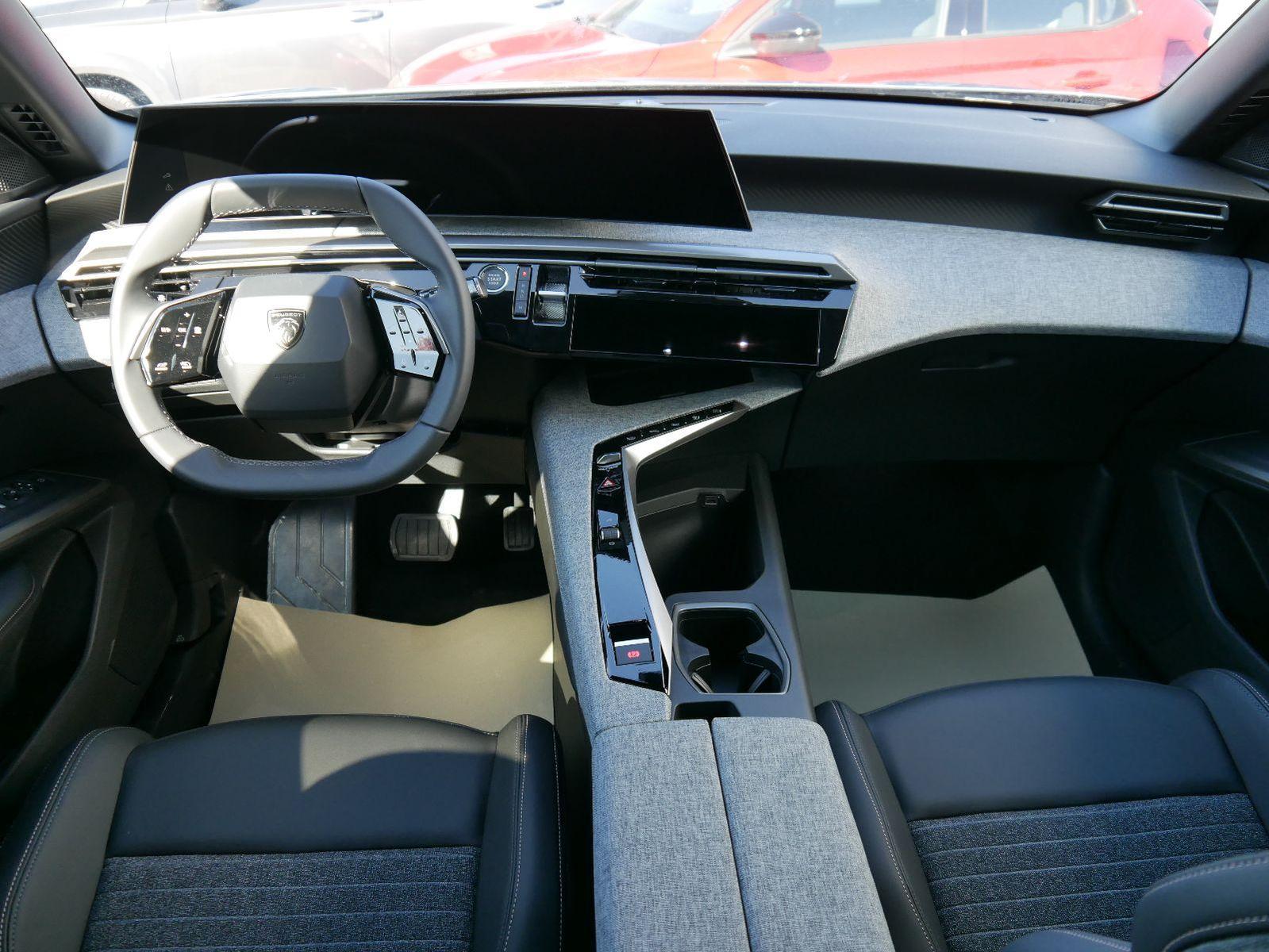 Peugeot 3008 Allure Exclusive HYBRID 145 e-DCS6*NAVI*LED