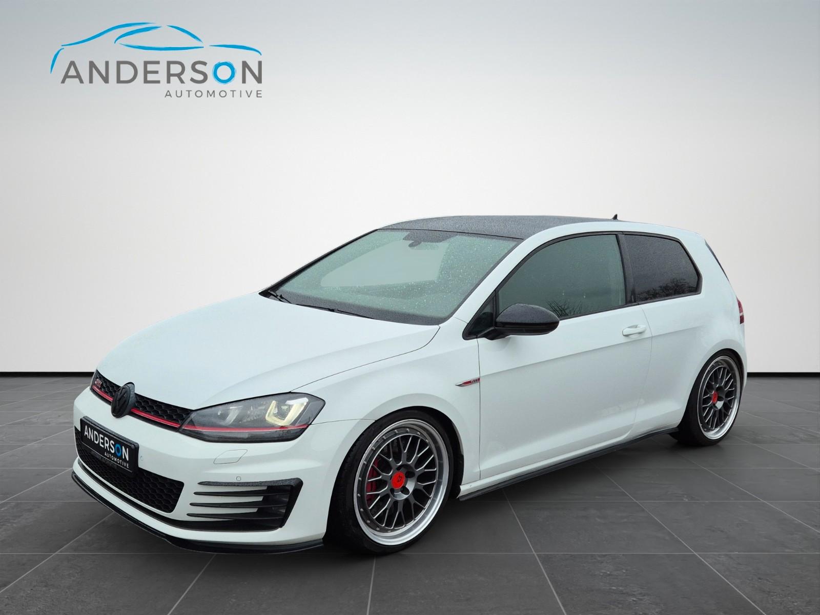 Volkswagen GOLF VII GTI PERFORM DSG KAM NAVI XENON DYNAUDIO