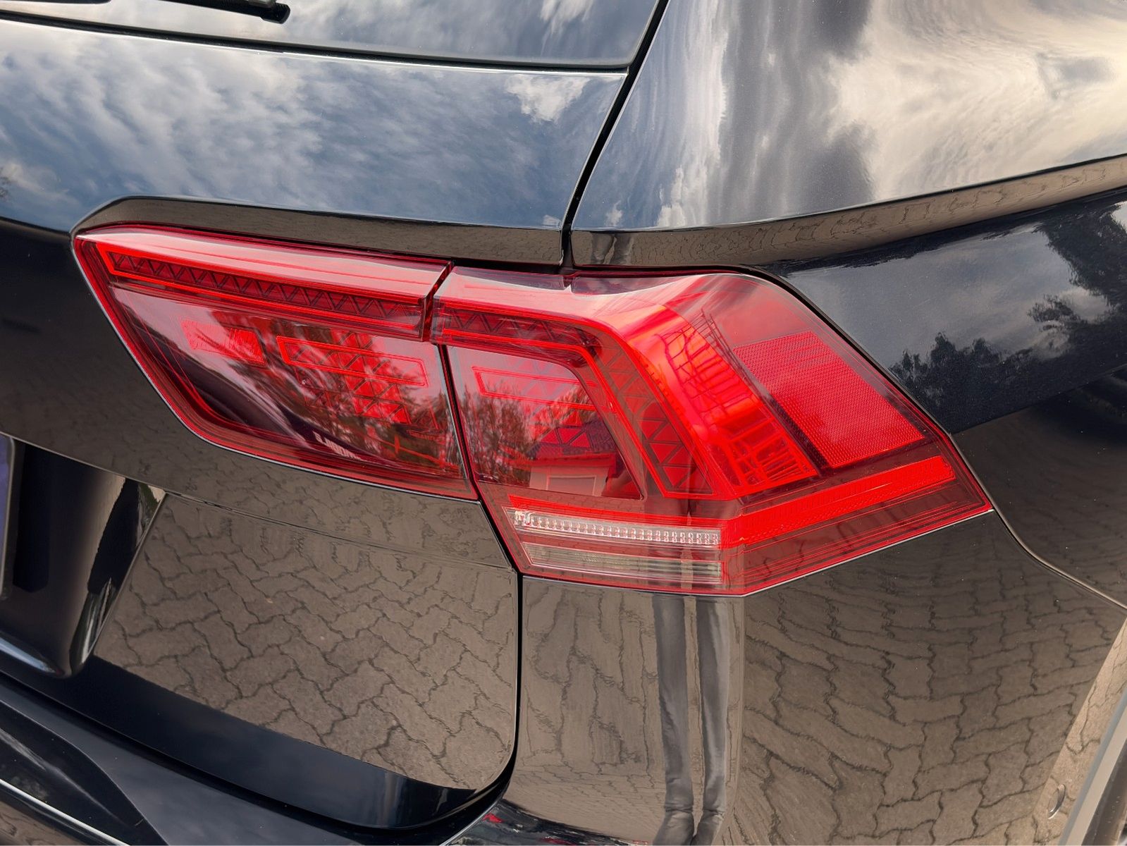 Fahrzeugabbildung Volkswagen Tiguan Allspace Highline 4Motion*7Sitzer*Pano**