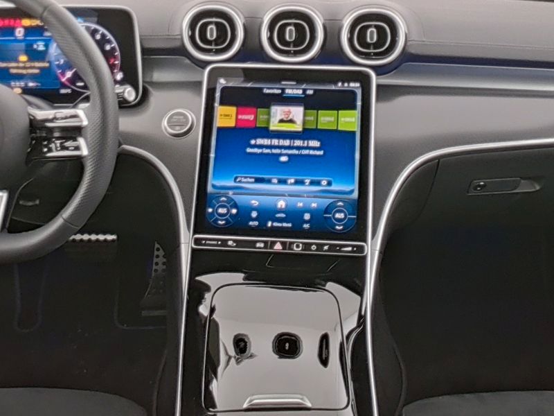 Fahrzeugabbildung Mercedes-Benz C 200 4M T AMG AHK+Totw+Ambi+LED+Kamera+WinterP