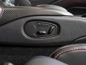 2023 Aston Martin V12 VANTAGE 缩略图 22