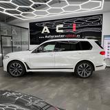 BMW X7 M50i xdrive,Laser,SkyPan.,StH.,AHK.,7-S,HeUp - weiße BMW X7 M50