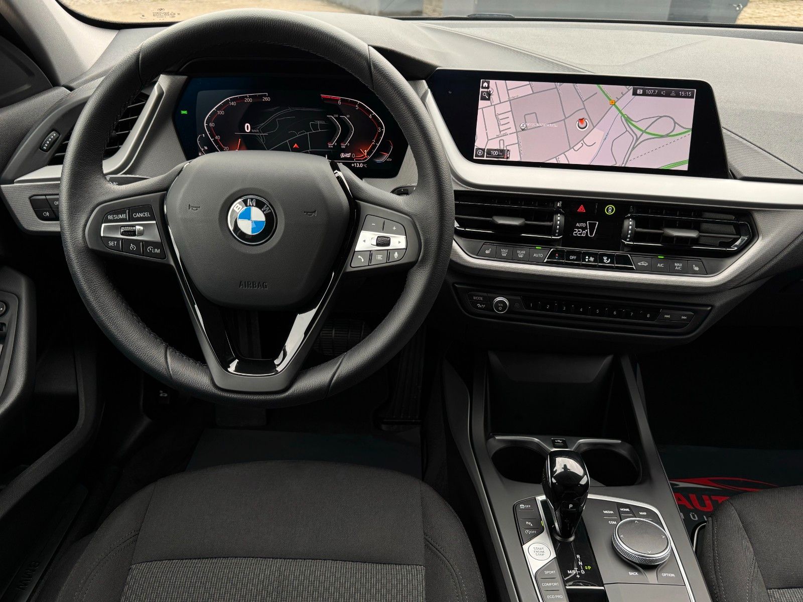 Fahrzeugabbildung BMW 116i Advantage CarPlay BT SHZ PDC Lim Temp LKAS