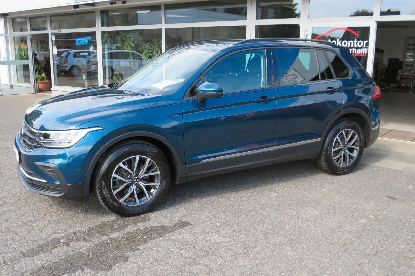 Fahrzeugabbildung Volkswagen Tiguan Life DSG AHK KAMERA ACC PDC SITZH. NAVI 1