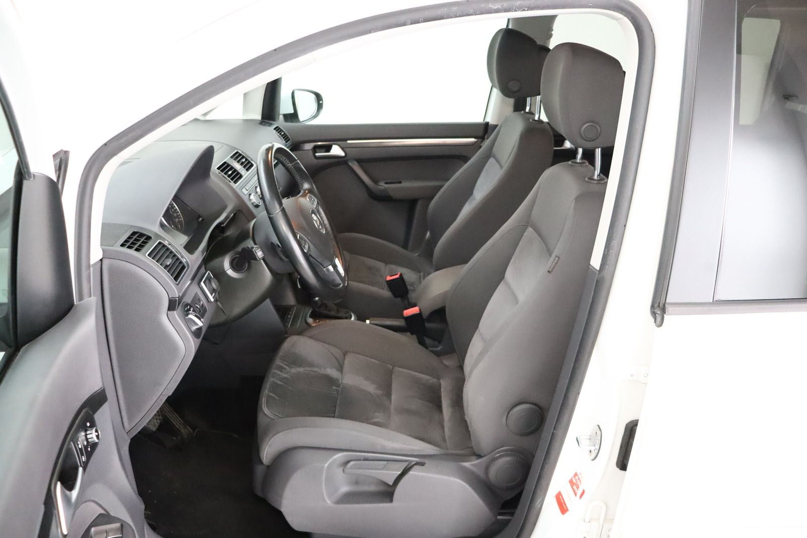 Fahrzeugabbildung Volkswagen Touran 2.0 TDI * Navi * RFK * Xenon *