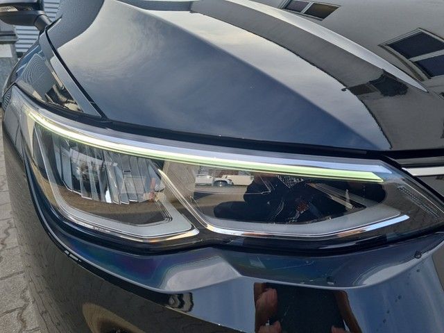 Fahrzeugabbildung Volkswagen Golf VIII TSI Move LED AID RFK SH LM