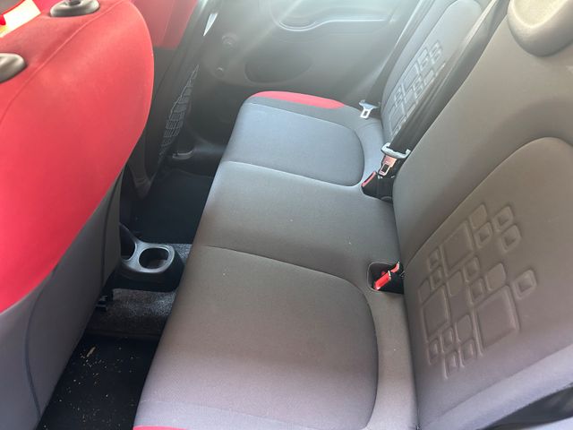 Fahrzeugabbildung Fiat Panda Lounge+NaviZB+Klima+LM+BT+PDC