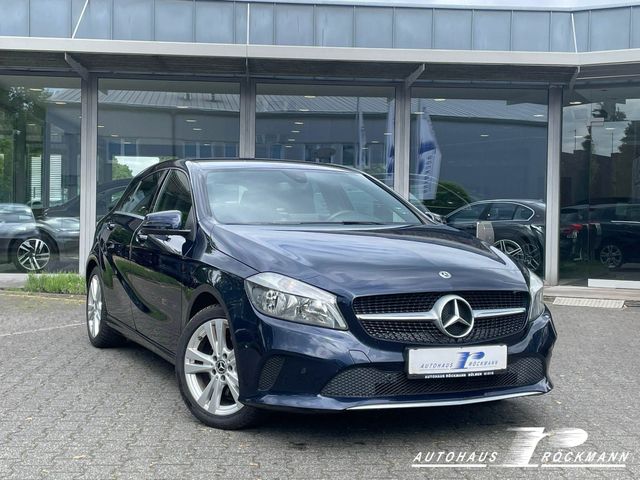 MERCEDES-BENZ A 200 AHK Navi PDC Tempo
