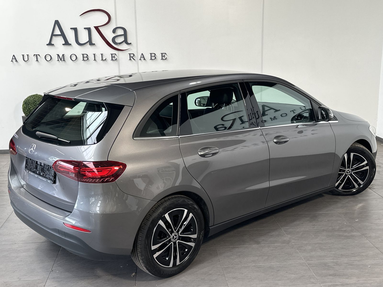 Fahrzeugabbildung Mercedes-Benz B 220d NAV+LEDER+KEYLESS+KAM+WIDESCREEN