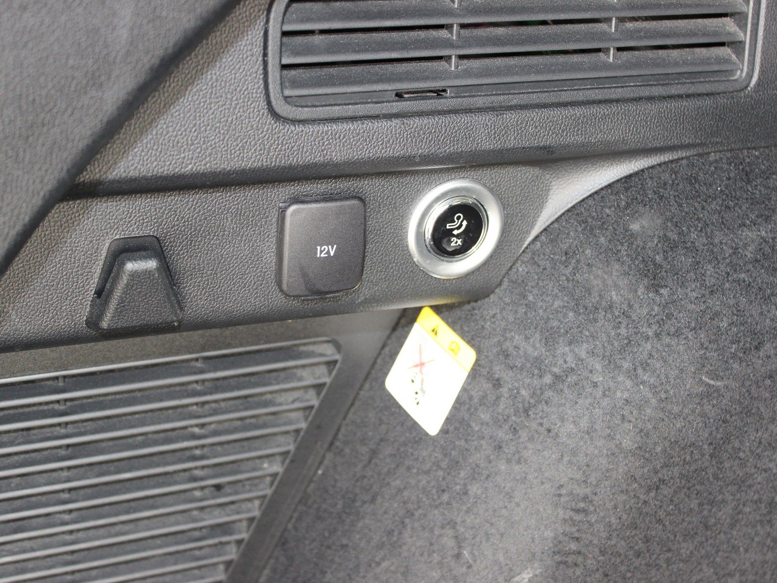 Fahrzeugabbildung Ford Kuga Plug-In Hybrid Titanium 2,5 Duratec