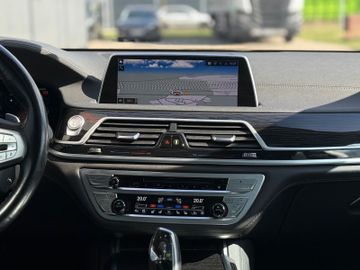 BMW 740 - 11