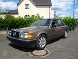 Mercedes-Benz W124 230E Oldtimer Mercedes TÜV neu - Mercedes-Benz 230 in Bonn