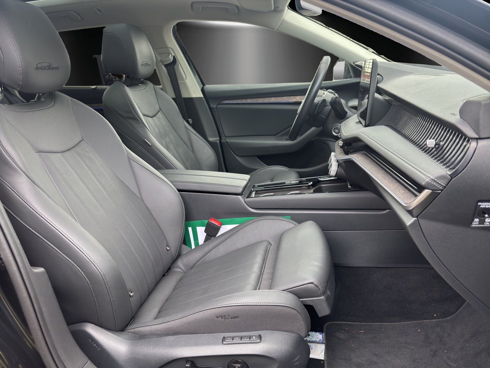 Fahrzeugabbildung SKODA Superb Combi L&K 2,0 TDI 110 kW DSG