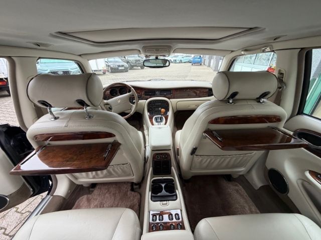 Fahrzeugabbildung Jaguar Daimler 4.0 Leder e-Sitze Alarm Klima el.SP eFH