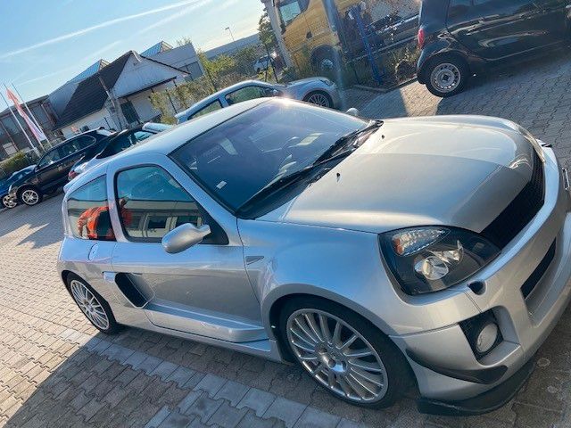 Renault Clio II V6 3.0 Sport Phase 2, nur 41t km