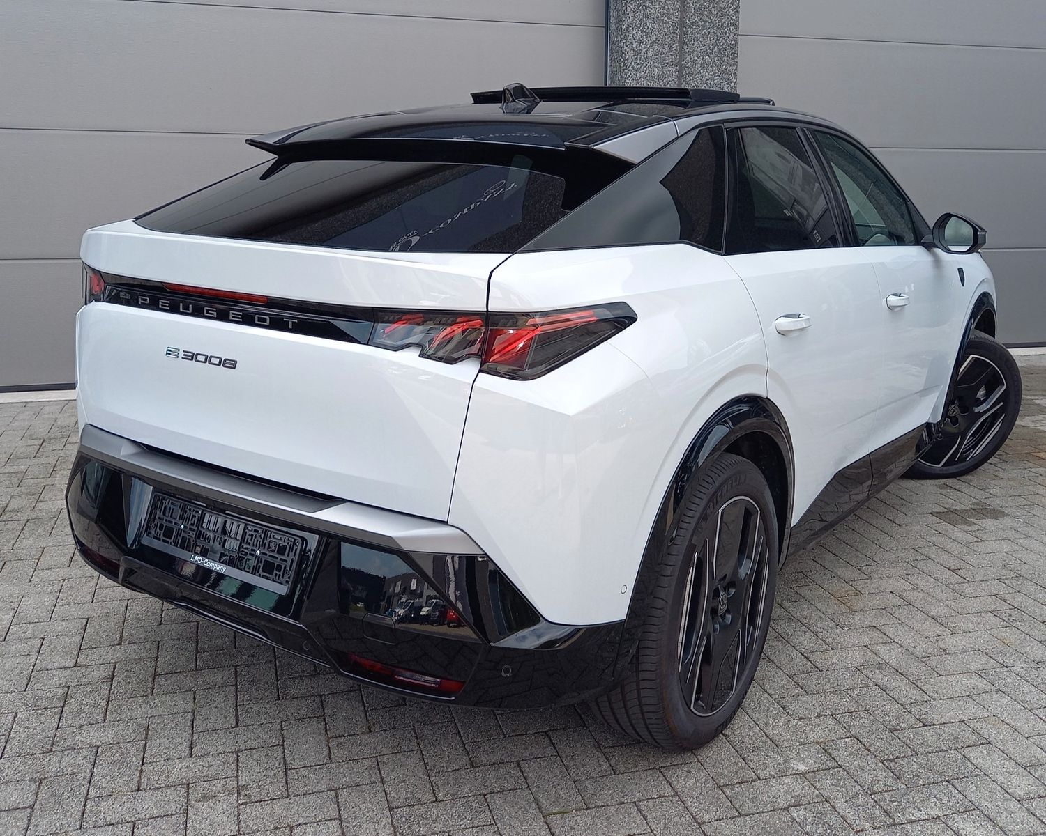 Peugeot e3008 GT FIRST EDIT 73kWh/157KW 210 LEDER*PANO imagem 2