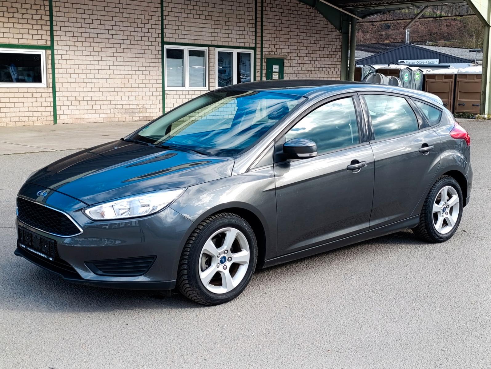 Ford Focus Lim. Trend  1.Hand
