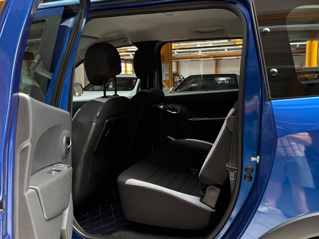 DACIA Lodgy Stepway Plus|7-Sitzer|SHZ|PDC|Kamera|Klima DACIA Lodgy Stepway Plus|7-Sitzer|SHZ|PDC|Kamera|Klima