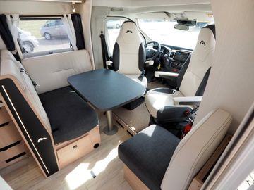 Bild 18 Mooveo TEI 70 EB 140 L-Sitzgruppe Pioneer 9"