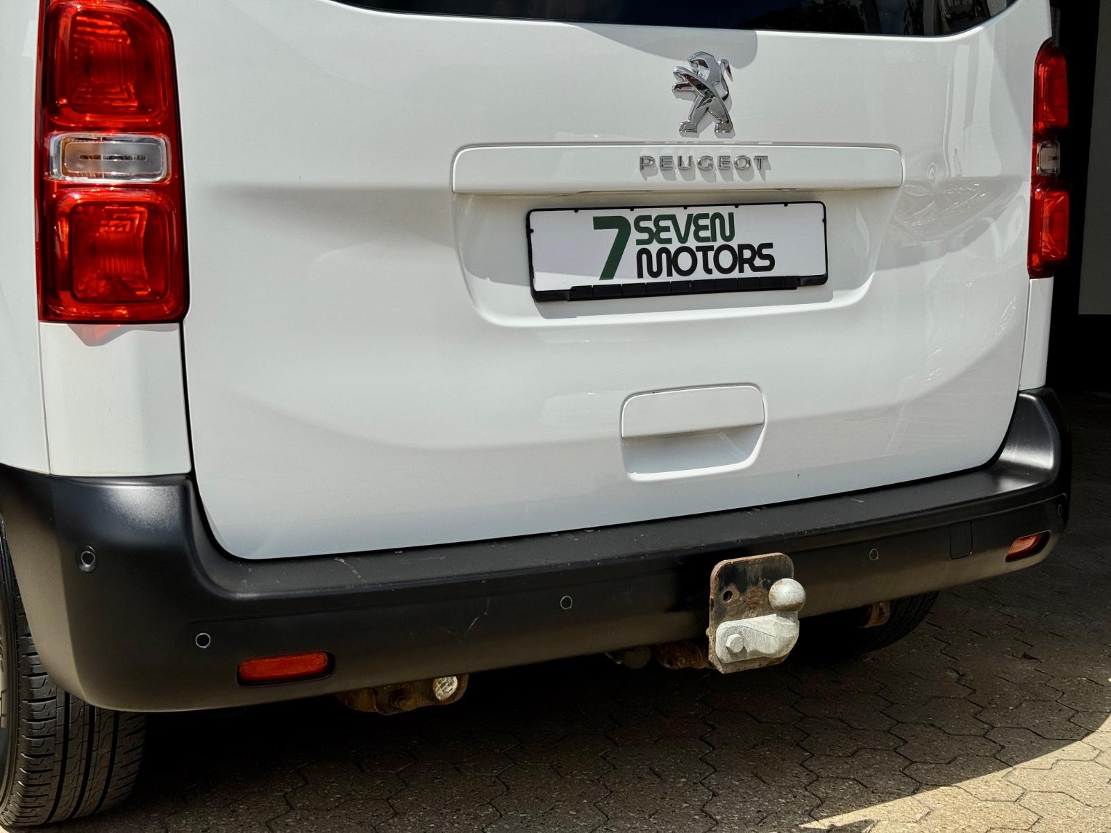 Peugeot Expert Kasten L2H1 Premium 3-Sitze Navi AHK Reg.