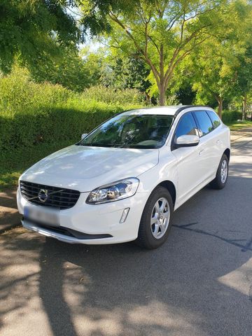 Volvo XC60, Top-Zustand Automatik Diesel S...