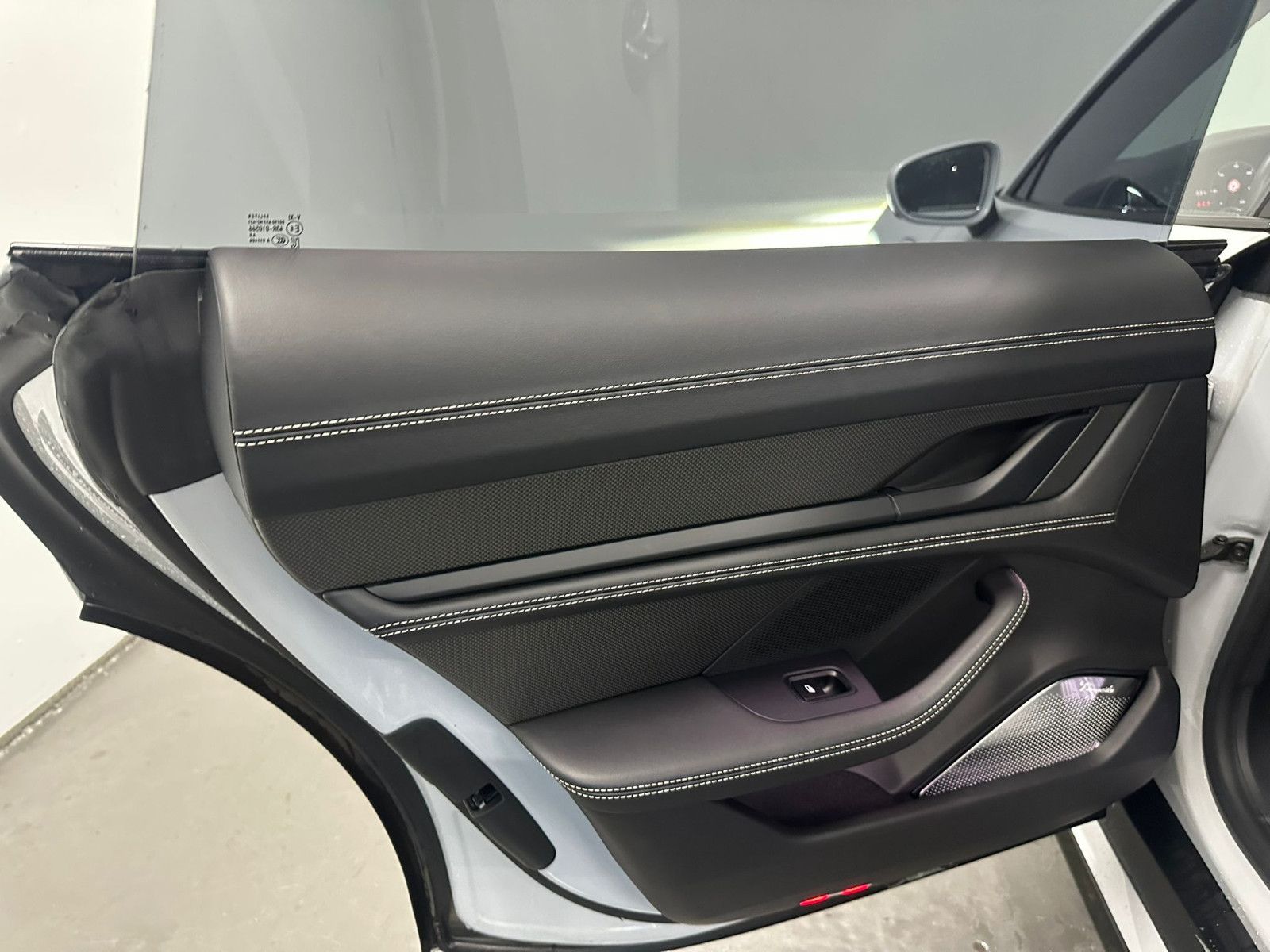 Fahrzeugabbildung Porsche Taycan Turbo *VOLL*KERAMIC*PANORAMA*