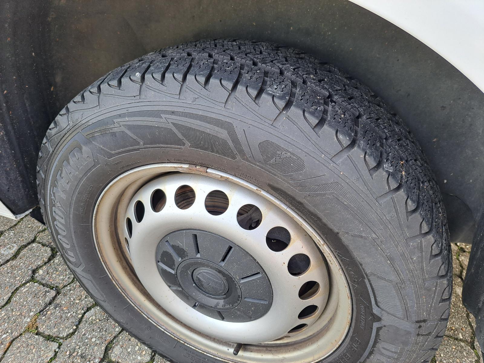 Volkswagen T6.1 9-Sitze*Klima*PDC*Scheckheft*8fach*HUneu