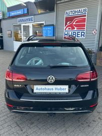 Volkswagen Golf - 6