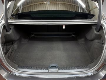 Mercedes E 200 - 8