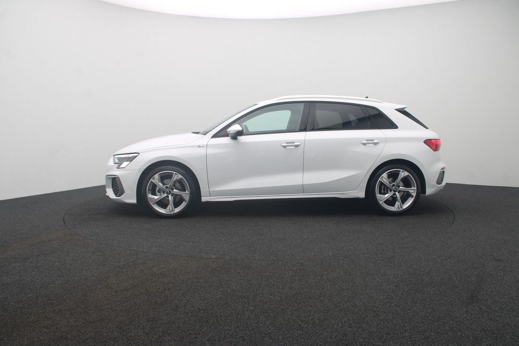 Audi A3 Sportback 35 TFSI S line Matrix Navi imagem 2