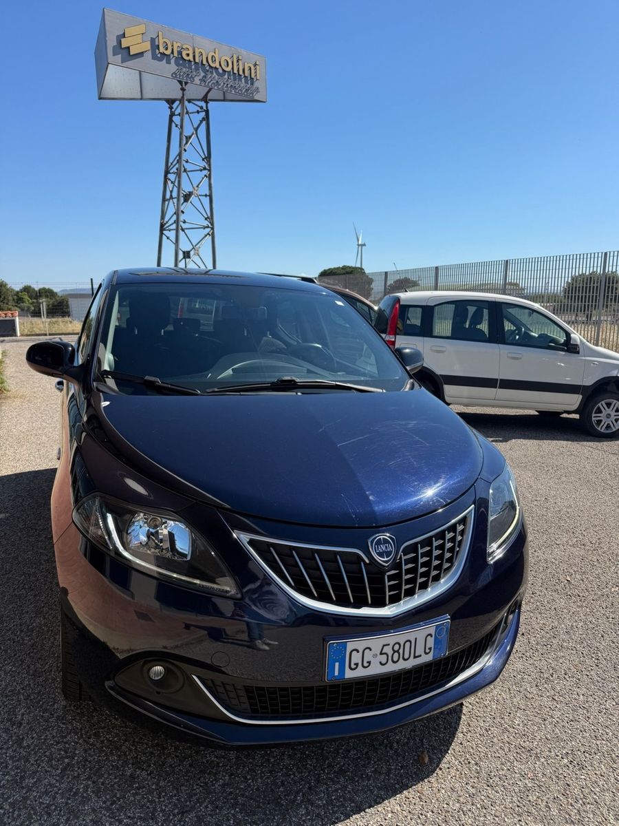 LANCIA Ypsilon