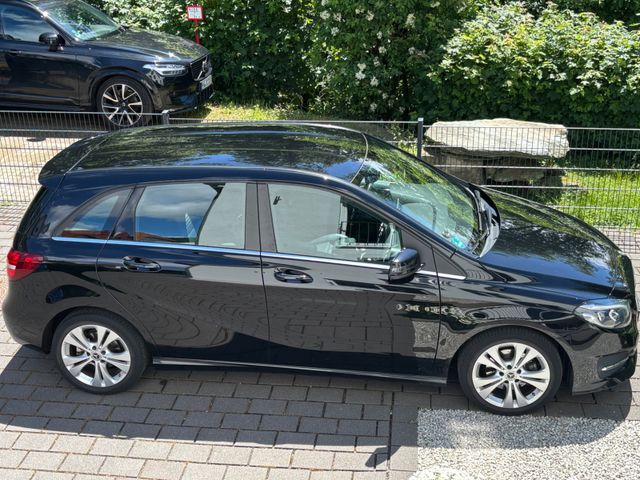 MERCEDES-BENZ Metallic*Urban*LED*Teilleder*2.Hd*Alu17`*Pakete*