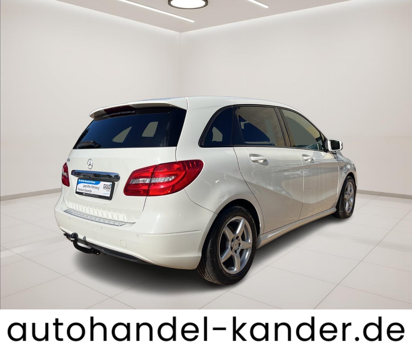Mercedes-Benz B180 2011 — engine 1.595 cm³, 122 HP (90kW)