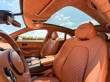 صورة 8 لـ 2021 Aston Martin DBX