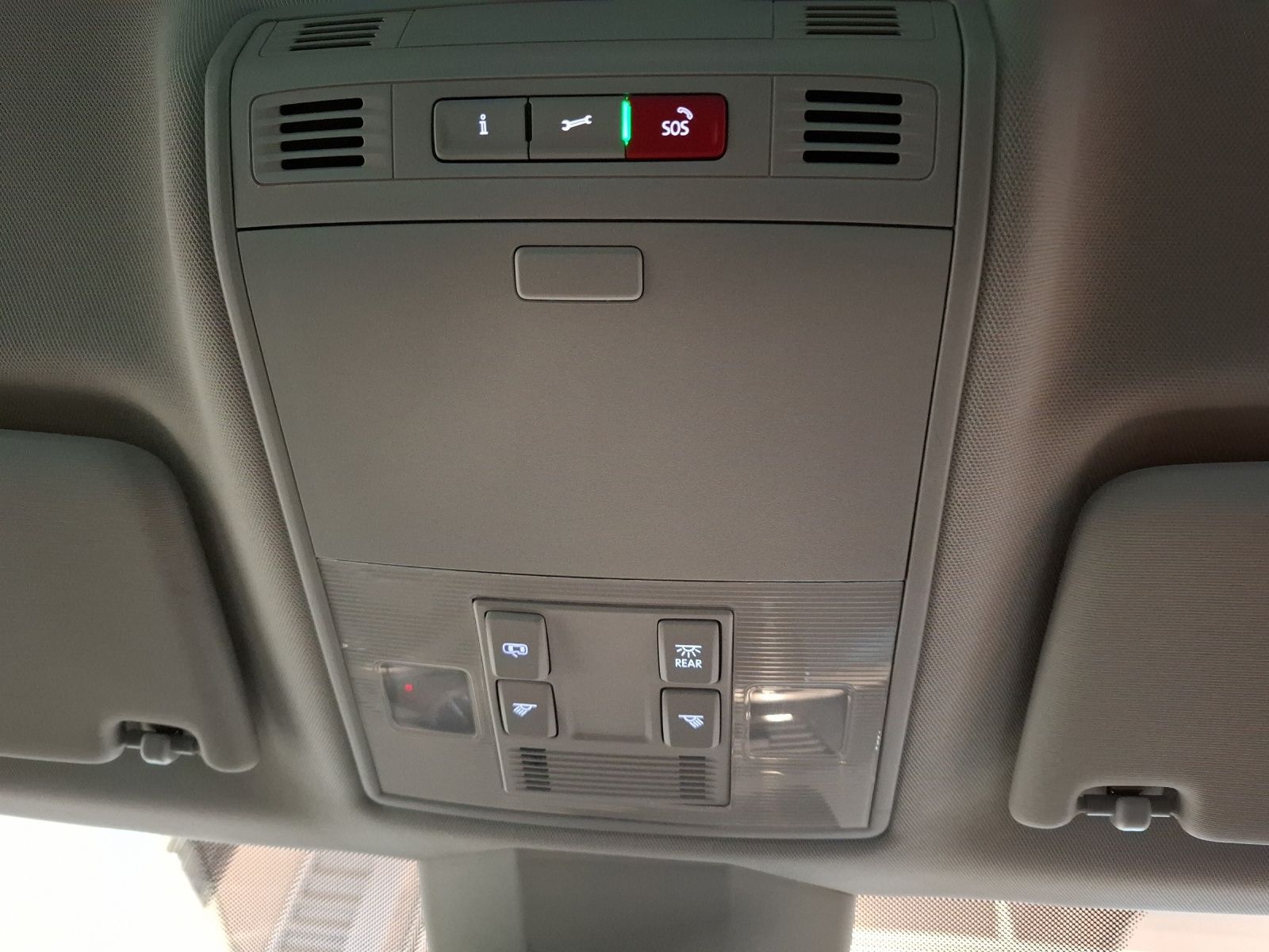 Fahrzeugabbildung SKODA Superb Combi TDI Style DSG Matrix Navi PDC SH LM