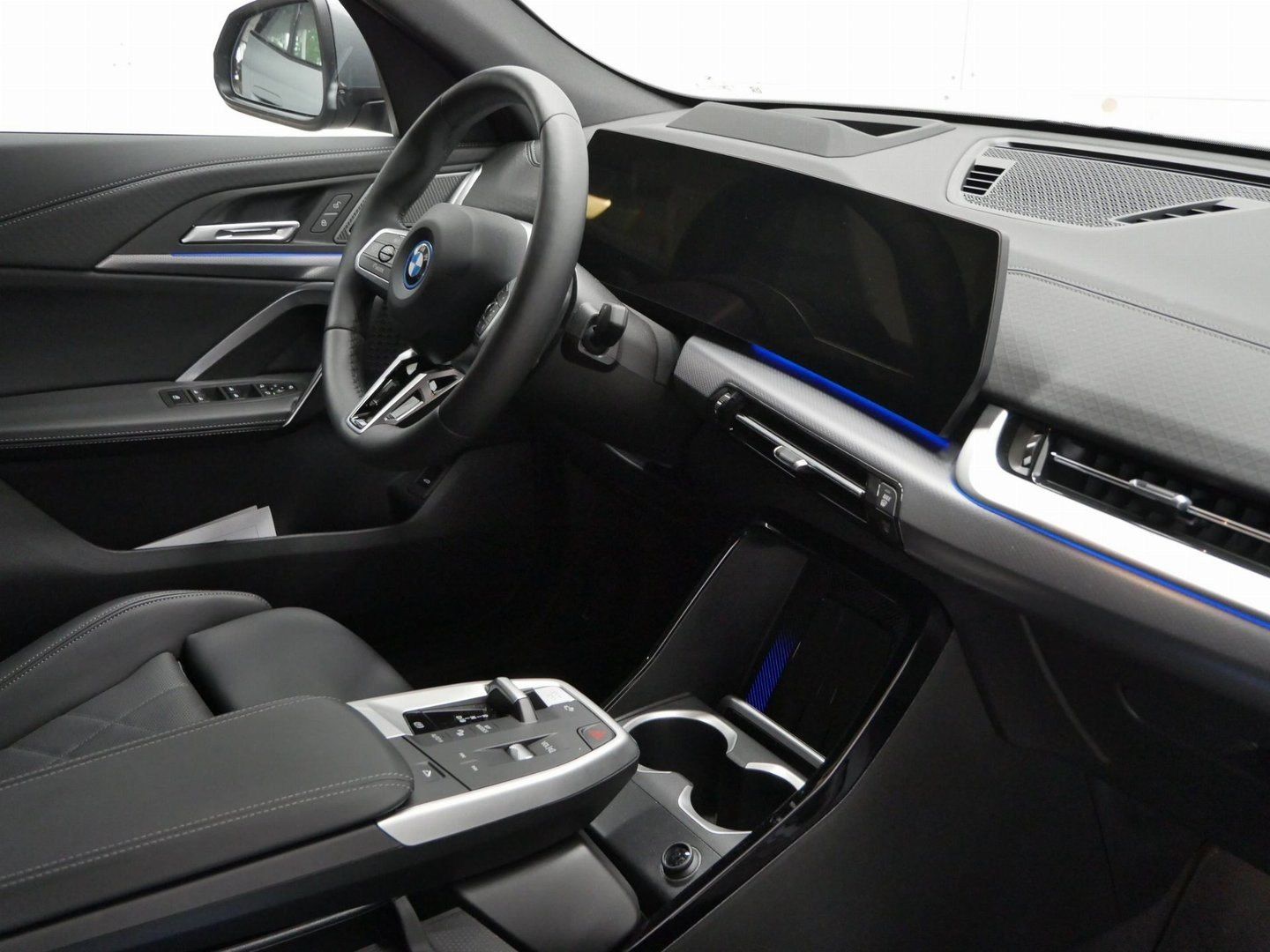 BMW iX2 - Bild 6