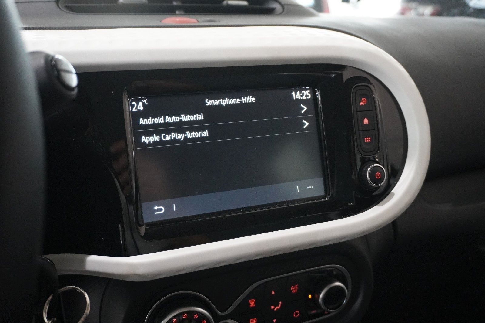 Fahrzeugabbildung Renault Twingo Equilibre Electric 22KWH NAVI/LED/DAB+
