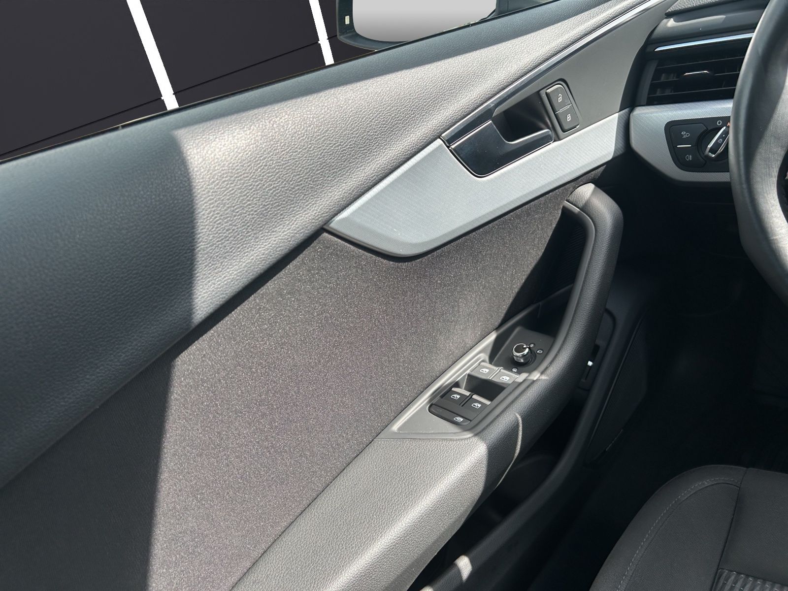 Fahrzeugabbildung Audi A4 Avant TFSI MATRIX B&O DAB