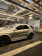 Mercedes-Benz Mercedes Benz ML63 AMG - Mercedes-Benz 63 AMG aus dem Jahr 2006