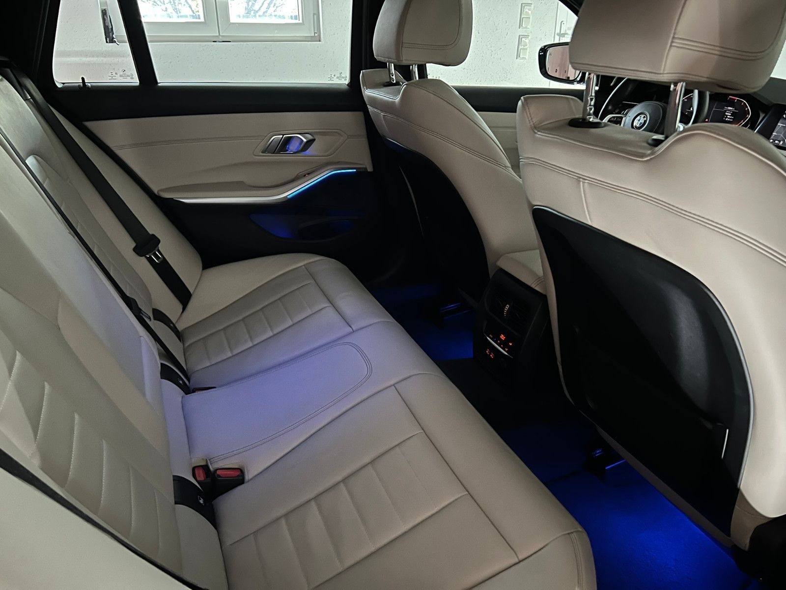 Fahrzeugabbildung BMW 330 i xDrive M SPORT/PANO/STHZ/ACC/DRAVITGRAU