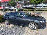 Audi A4 Avant 2.0 TDI Automatik s-Line LED, NAVI, KLI - Audi A4 Gebrauchtwagen in München