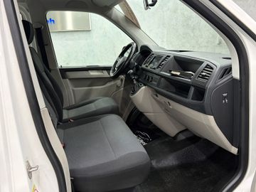 Volkswagen T6 Transporter - 12