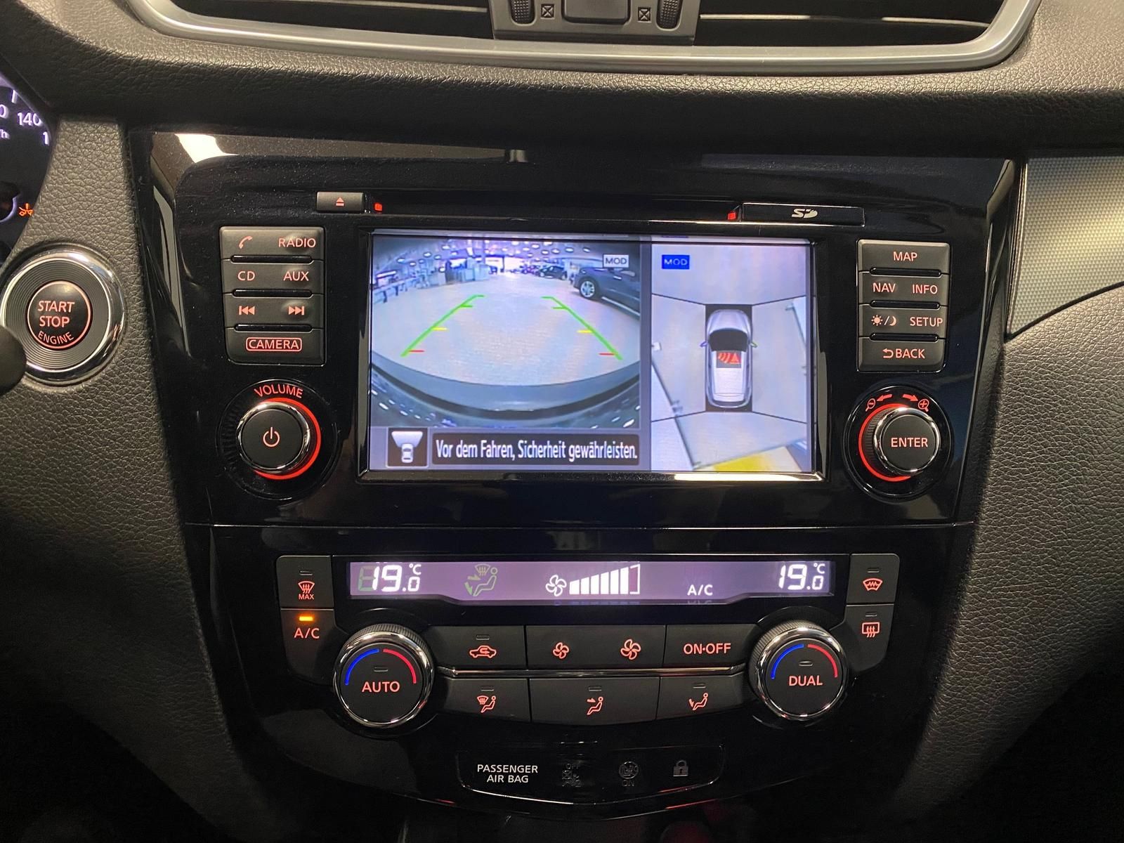 Fahrzeugabbildung Nissan Qashqai 1.2 ACENTA PANORAMA+360°KAMERA+NAVI+18"