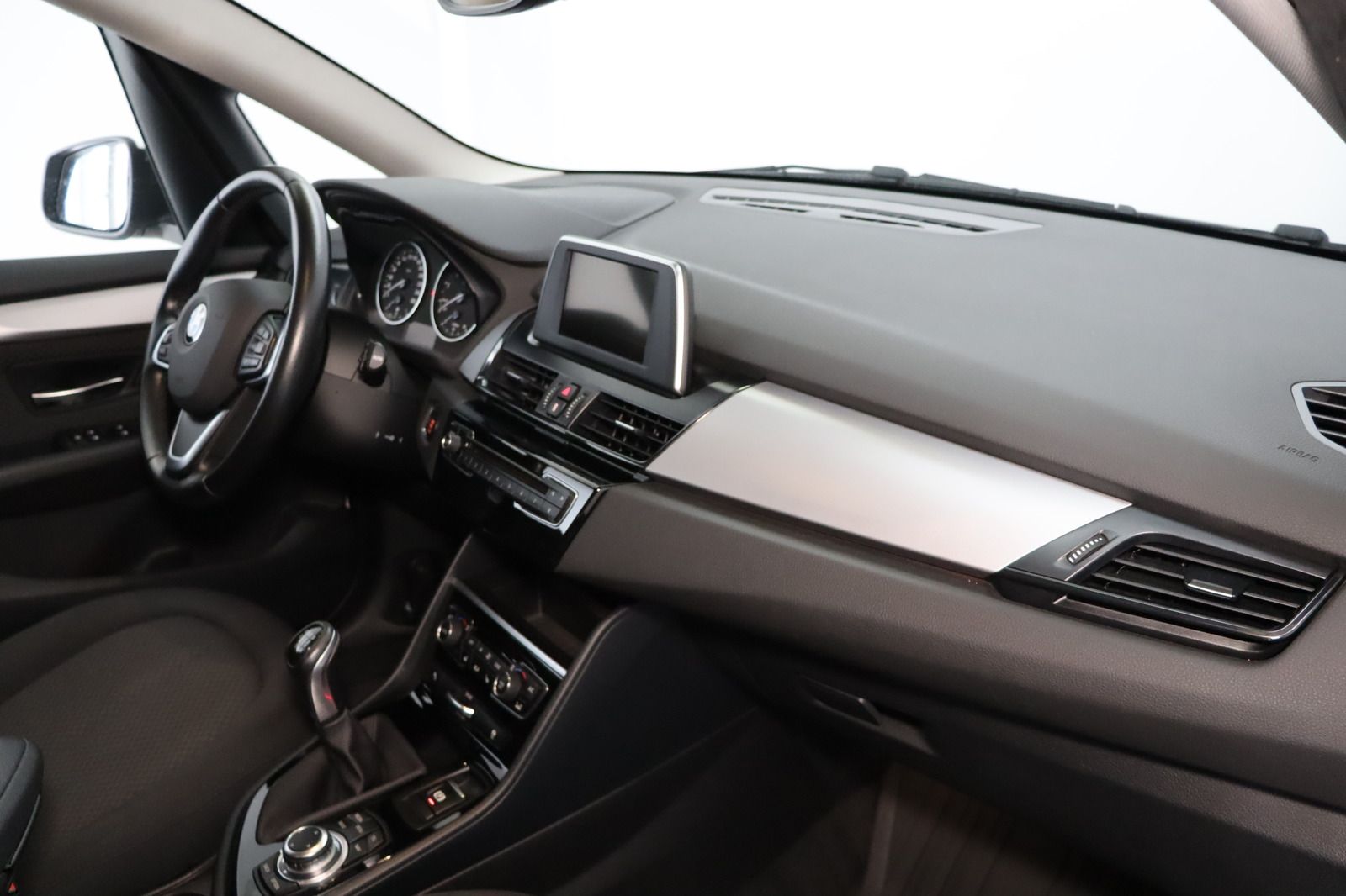 Fahrzeugabbildung BMW 218 i Active Tourer LED * Navi * PDC * Sitzhzg.