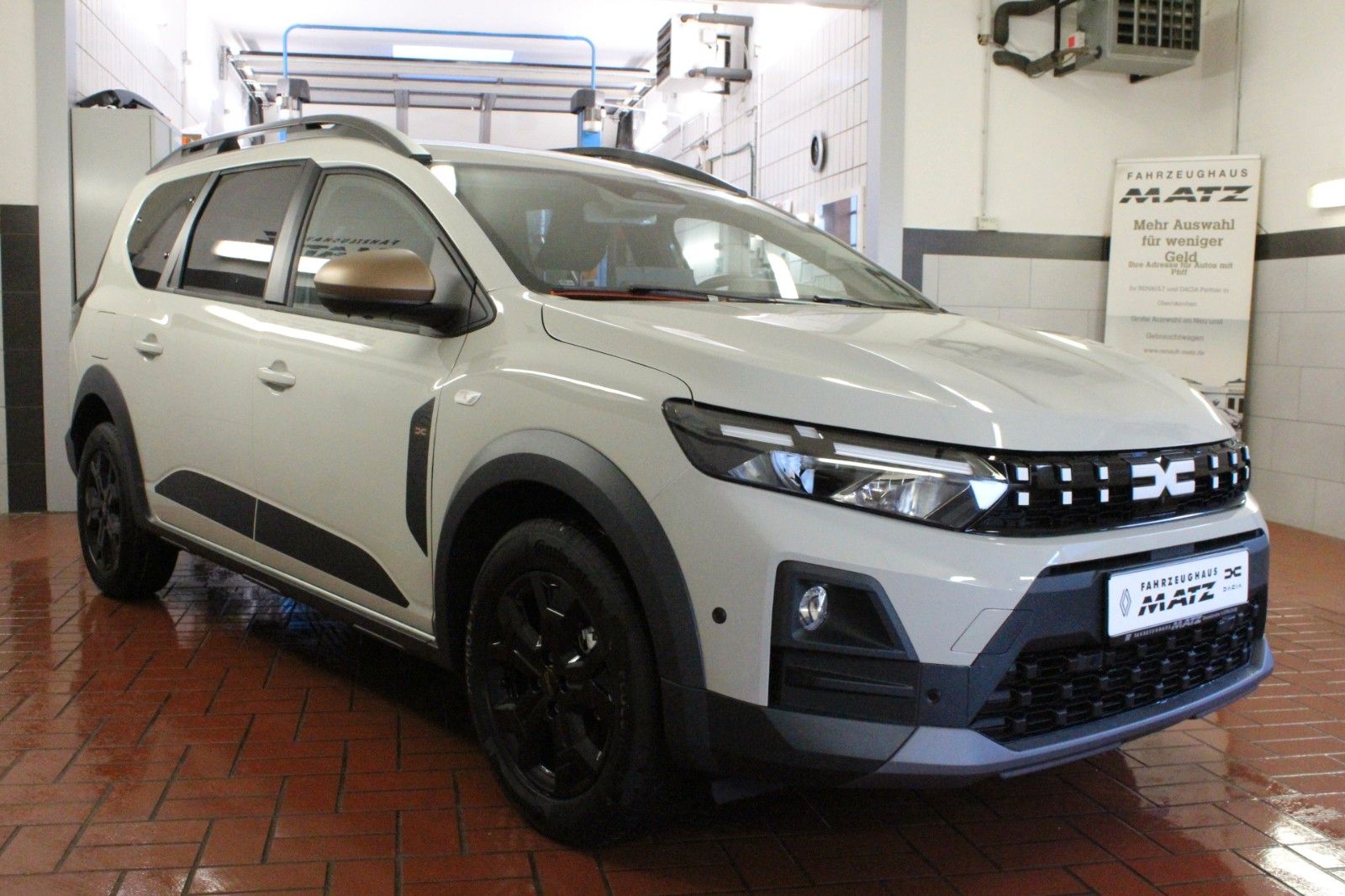 Fahrzeugabbildung Dacia Jogger TCe 110 Extreme 5-Sitzer  MY26 *Winterp.*