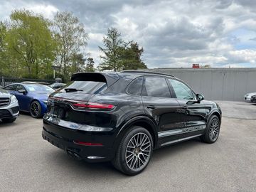 Porsche Cayenne - 4