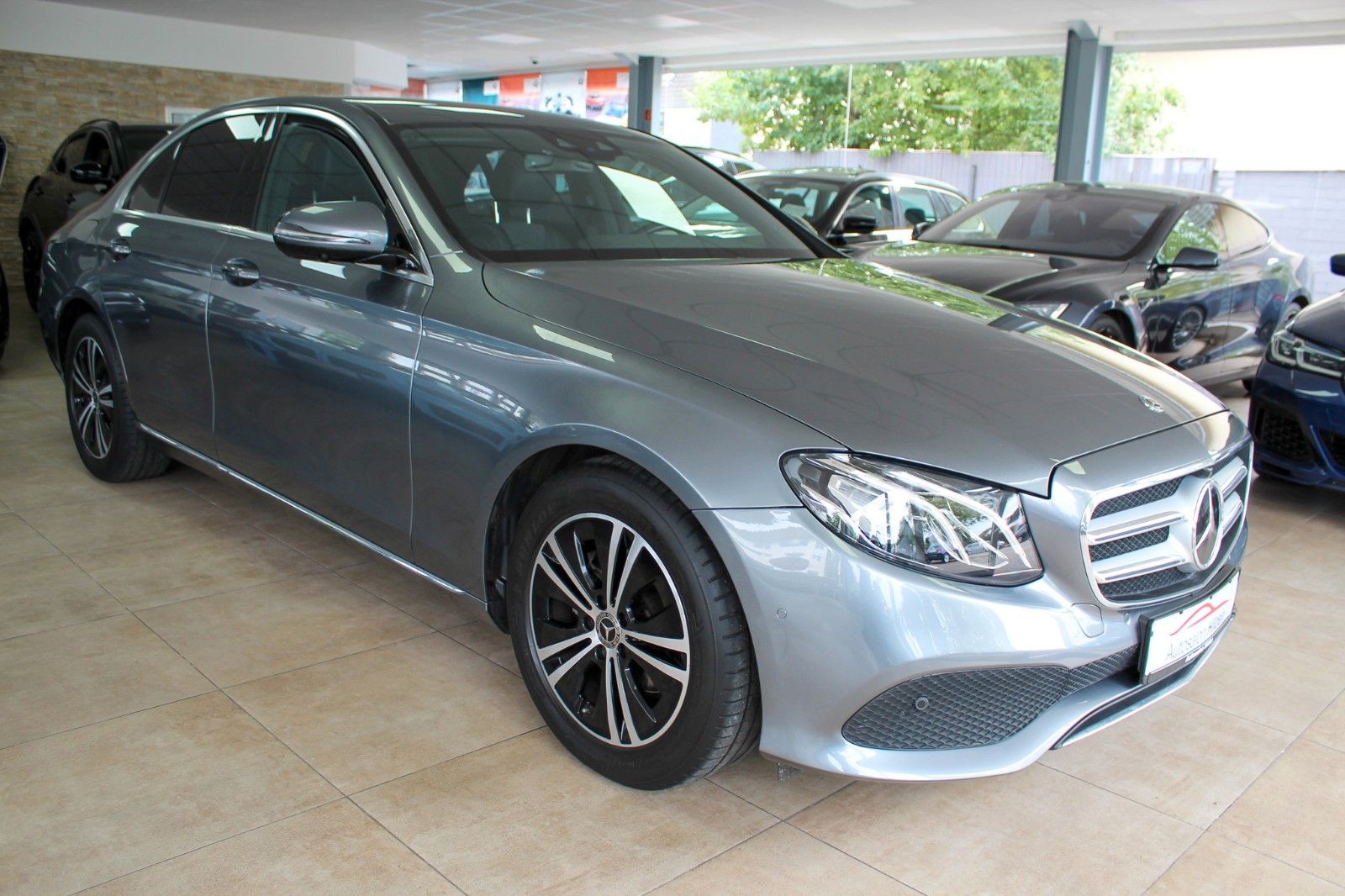 MERCEDES-BENZ E200 Avantgarde Automatik 360° Kamera AHK